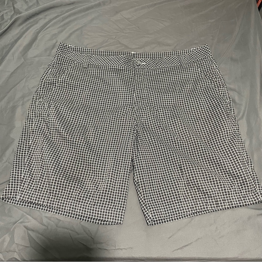 Puma Golf Shorts Men’s Size Waist 40 Plaid Black Activewear Casual Checkered